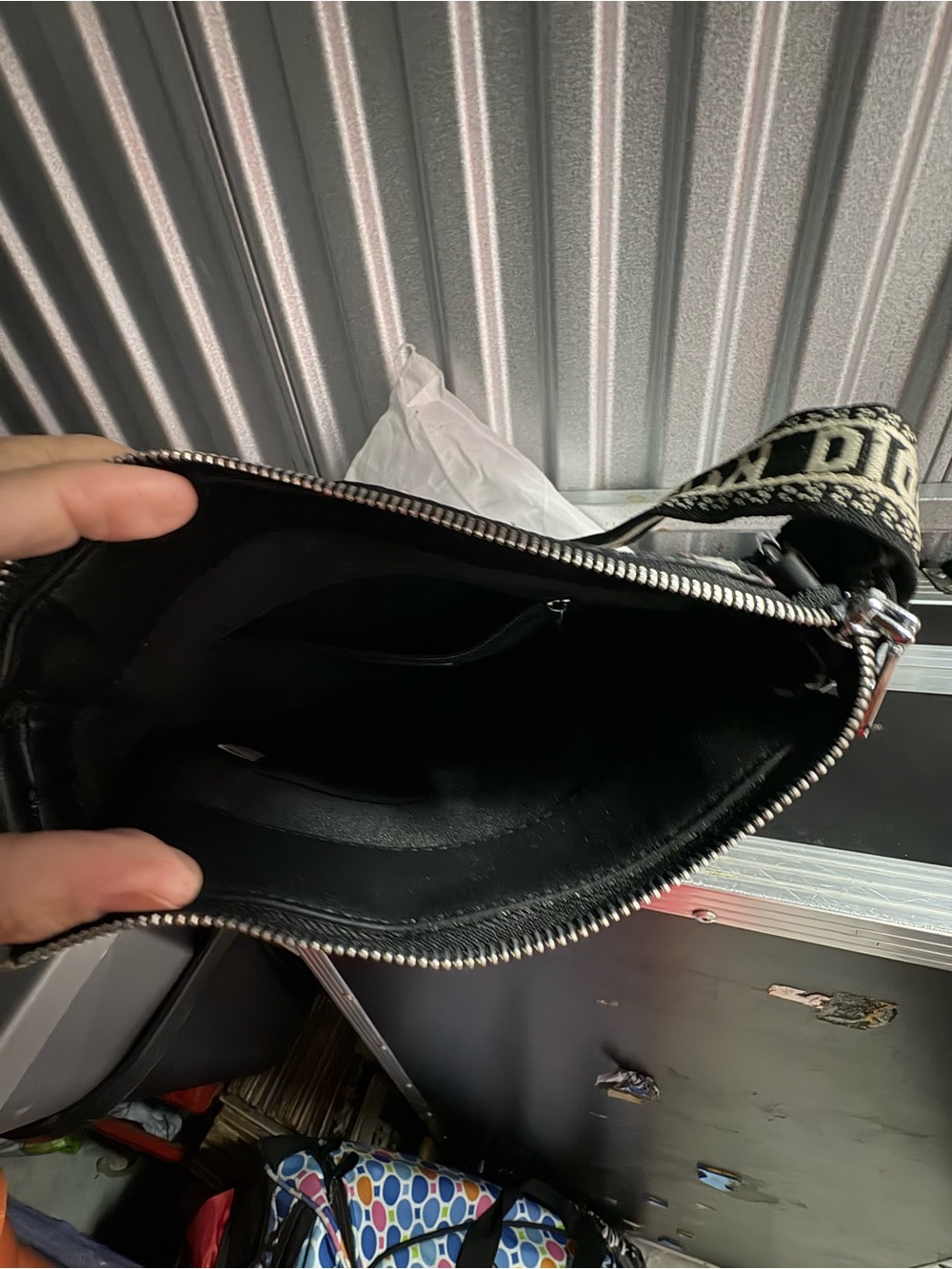 Source Unknown Black Leather Shoulder Bag with Woven Strap